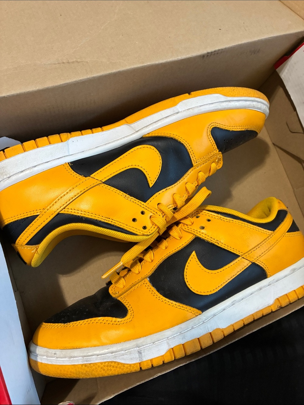 Nike Men’s Low-Top Sneakers in Yellow and Black